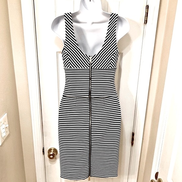 GUESS NWOT sleeveless black & white striped zip back top & pencil skirt set SML - Picture 5 of 8